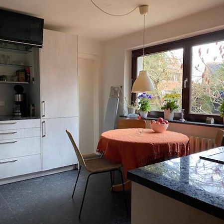 שטראלסונד Geraeumiges 120M² Haus Mit Garten + Stellplatz מראה חיצוני תמונה